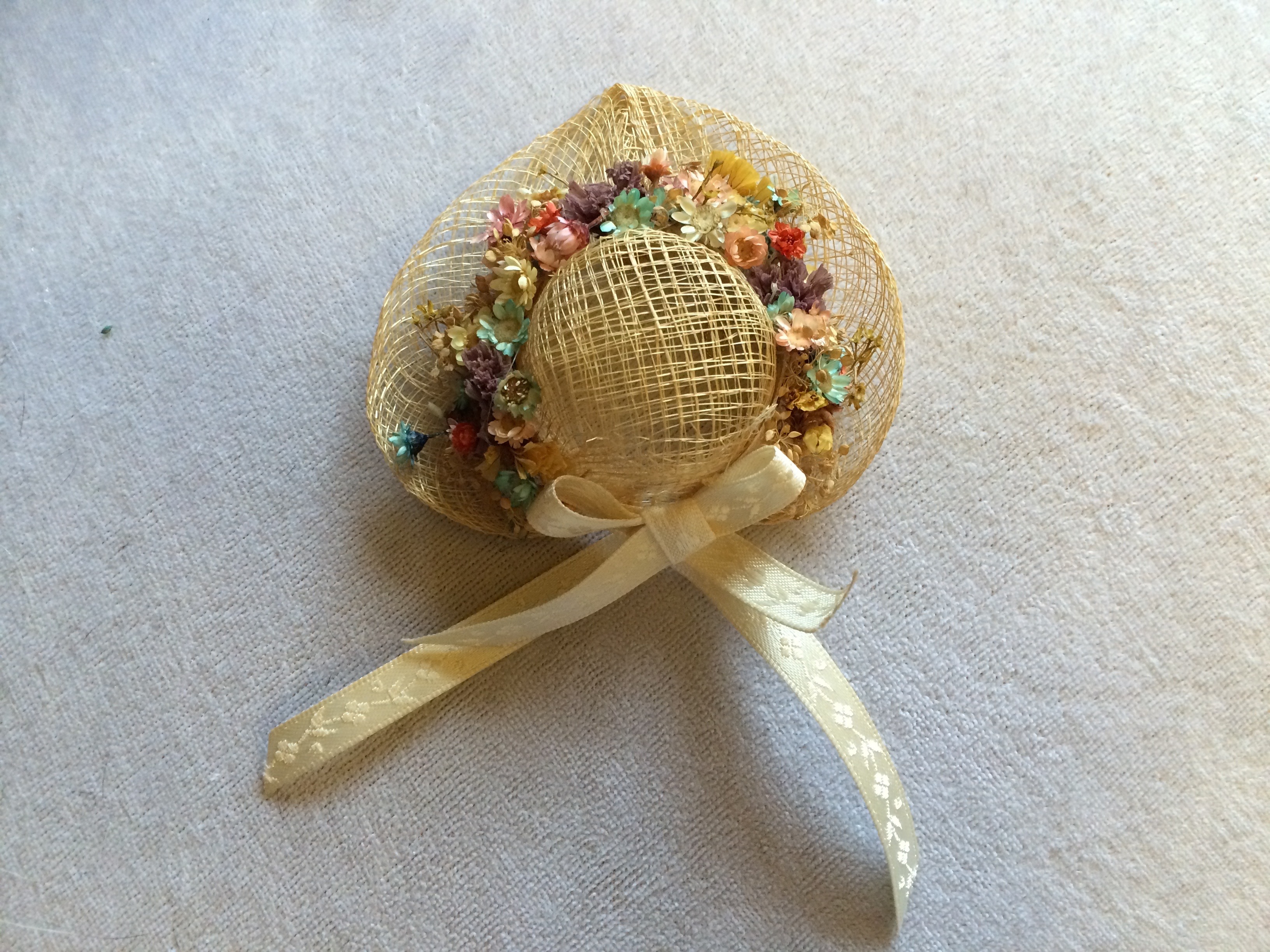 Vintage 1980s Straw Lace Dried Flowers Garden Hat Ornament by Annabelle\'s Angels