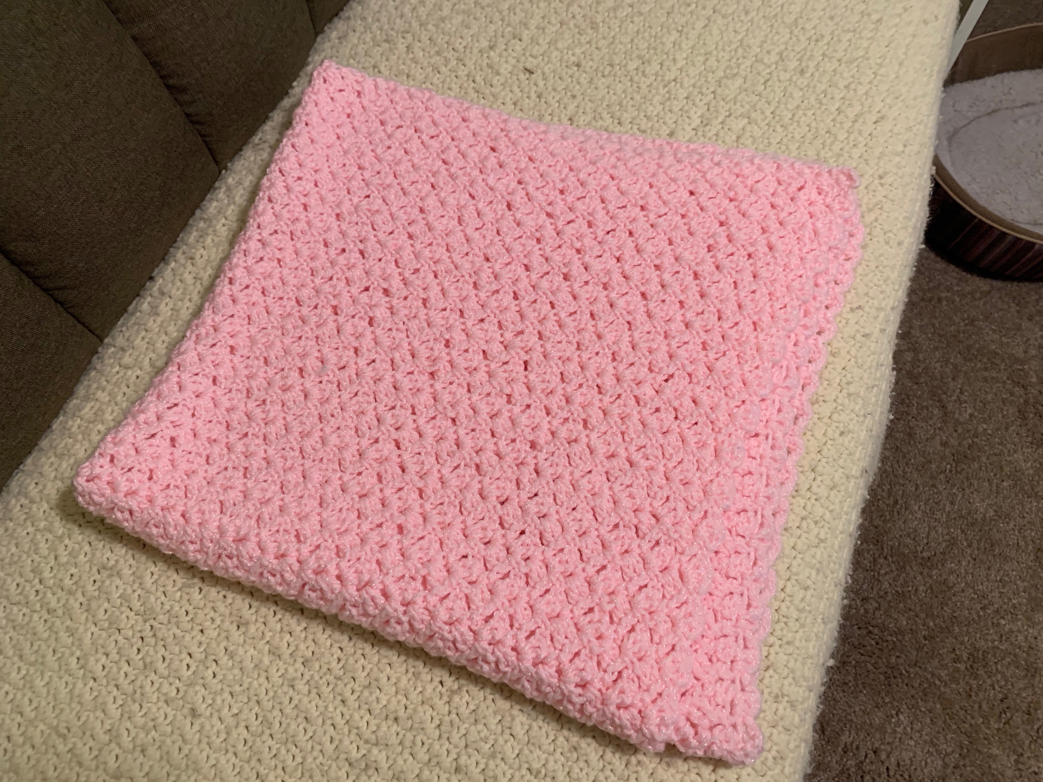 1980 Hand-Knit Pink Afghan Crib Blanket (32\