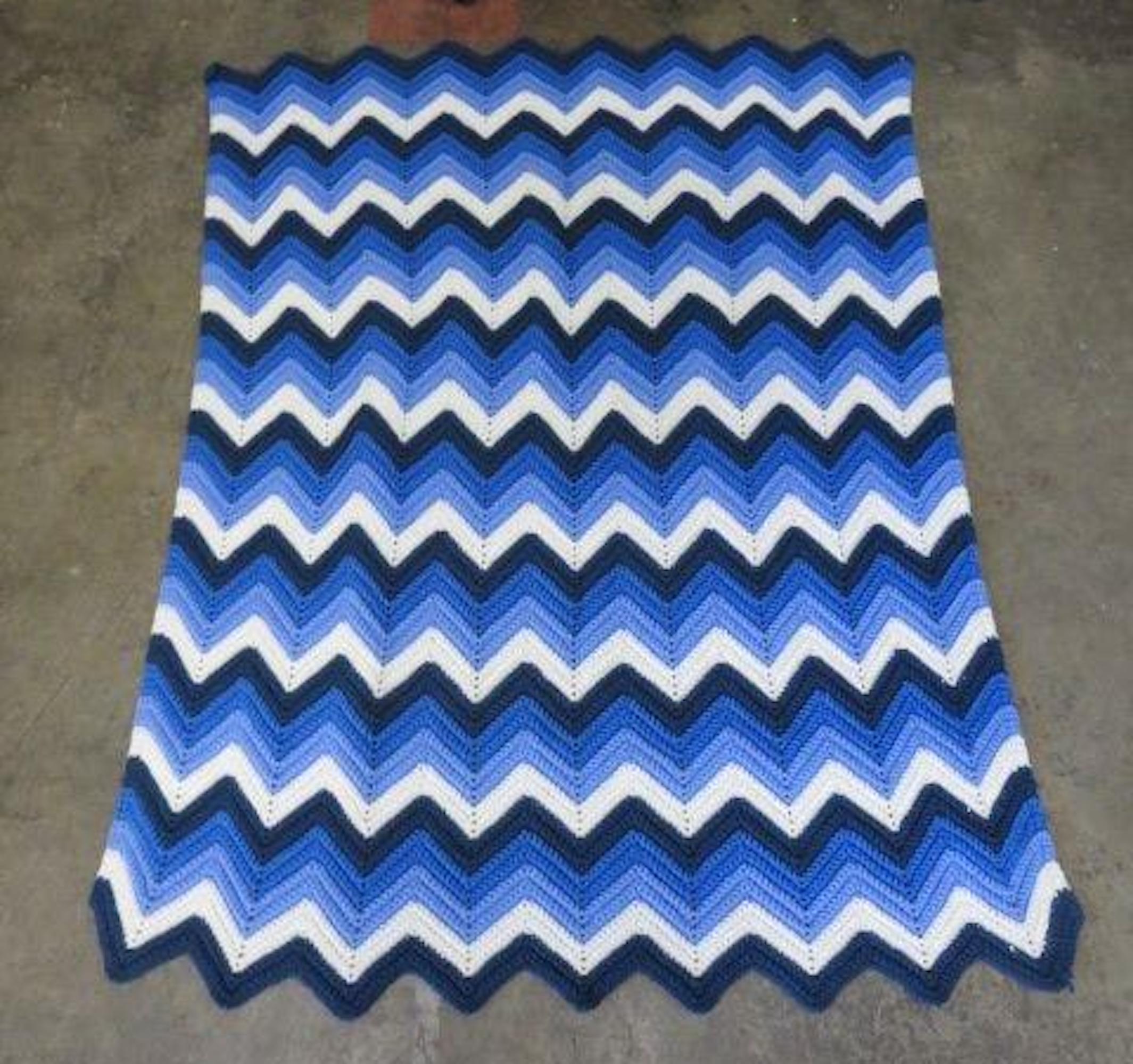 1978 Hand-Knit Shades of Blue and White Afghan Throw (40” X 52”)