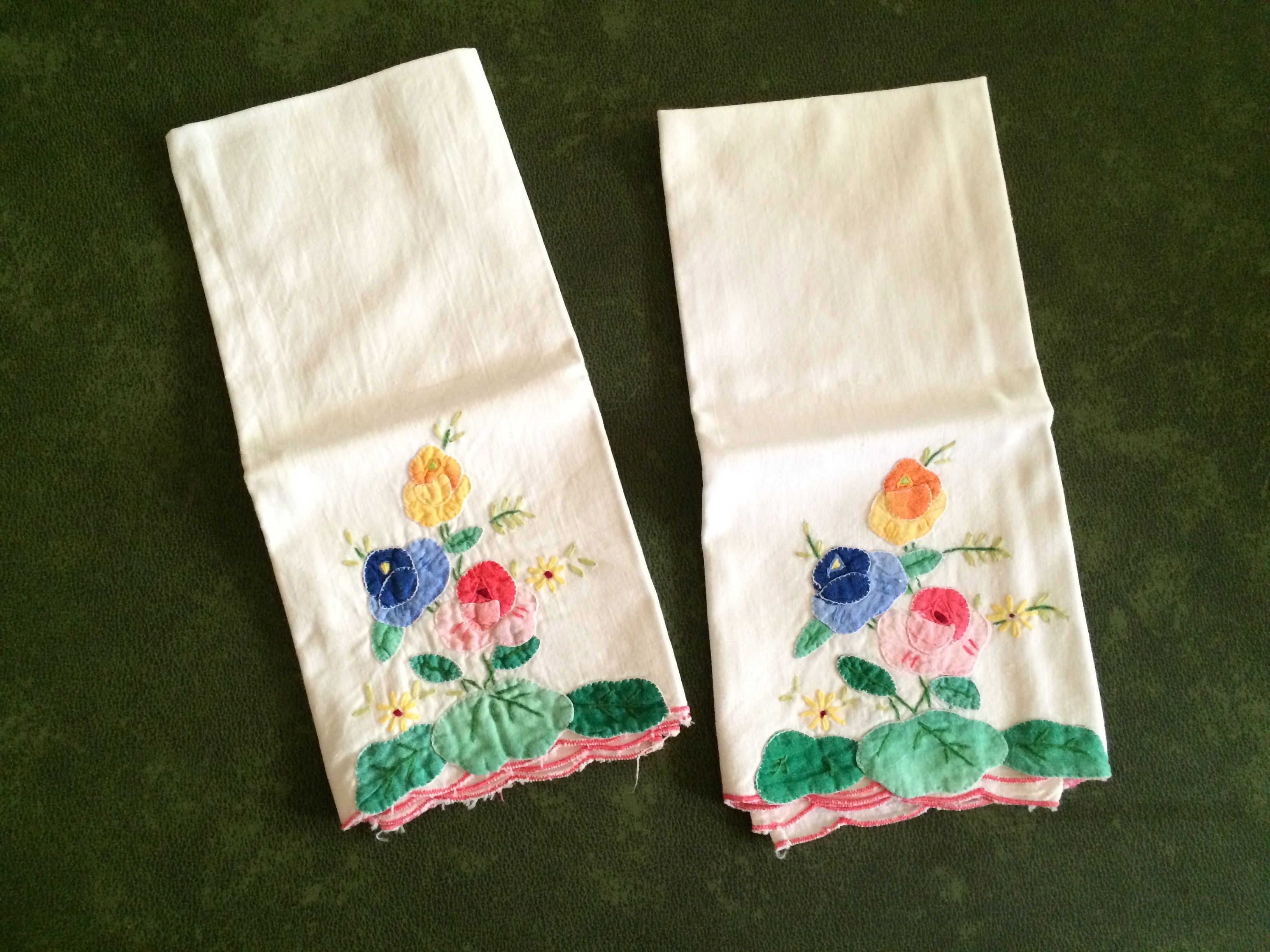 1930s Antique Guest Hand Towel, Florals Design (set of 2)