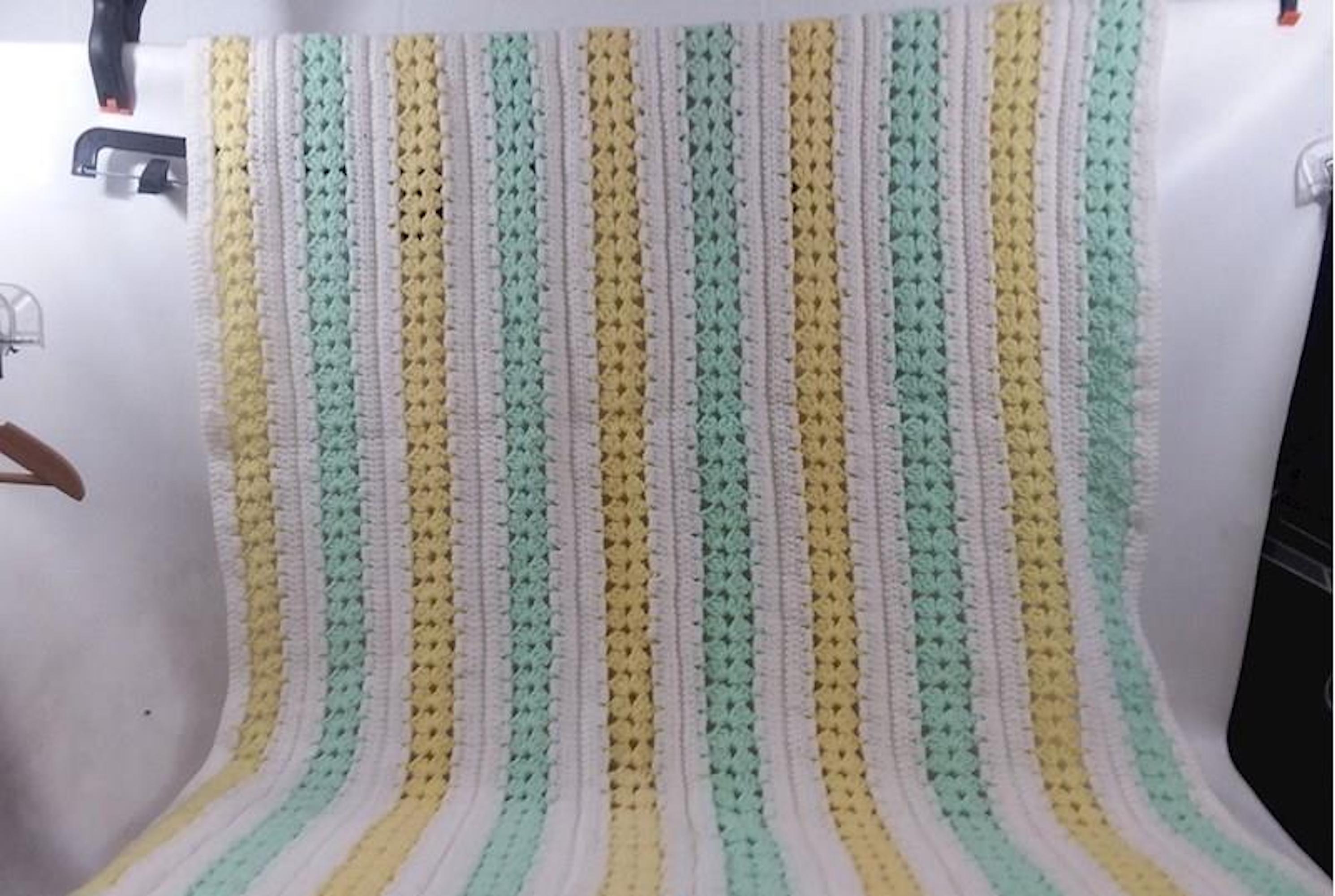 1997 Twin Yellow, Mint Green & White Hand-Knit Afghan Bedspread Coverlet (48” x 72”)